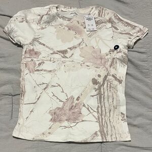 New with Tags Hollister Cream and Brown Camo Short Sleeve Tee